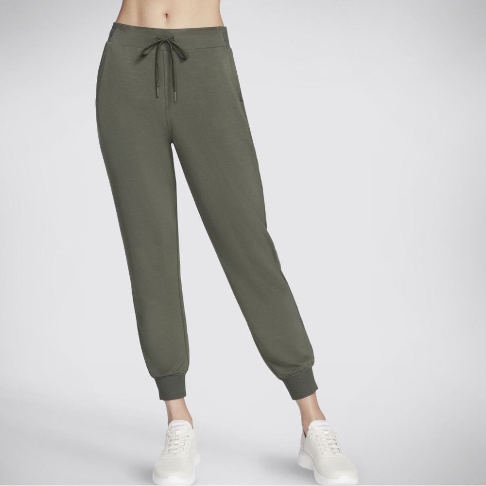 Skechers Skechluxe Go Lounge Renew Jogger Light Green Medium NWT